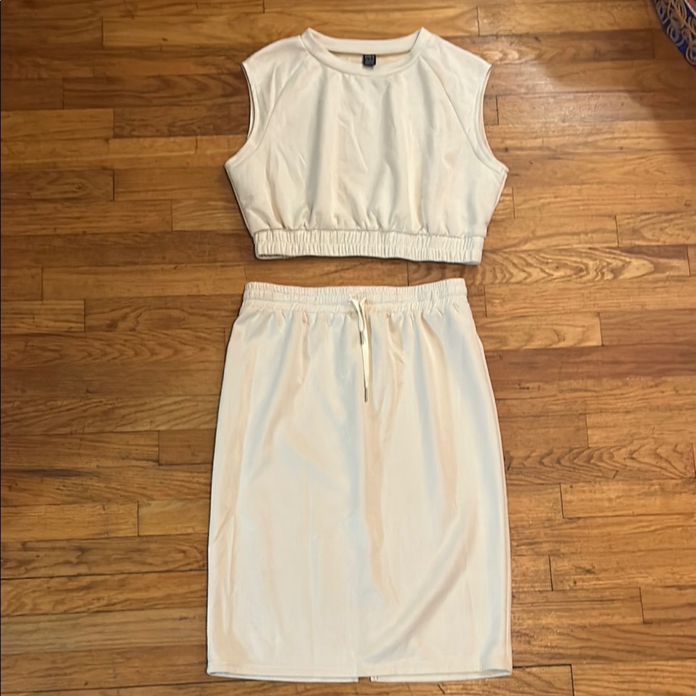 Elegant Beige Skirt Set